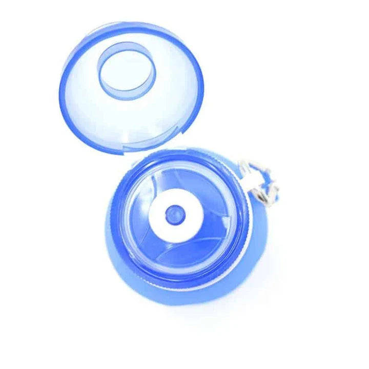 Collapsible silicone water bottle in blue colour, featuring a large 600 ml capacity and a compact, foldable design for easy storage and transport.