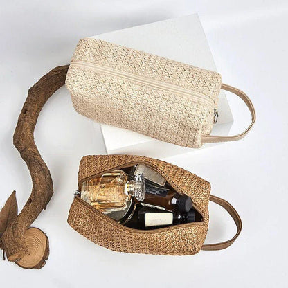 Elegant straw cosmetic bag with unique knitting pattern, perfect for organising beauty essentials