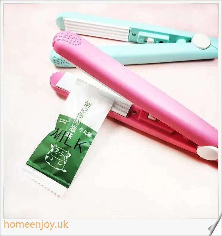 Ceramic Mini Hair Curler with 3D floating plate for creating smooth, silky hairstyles