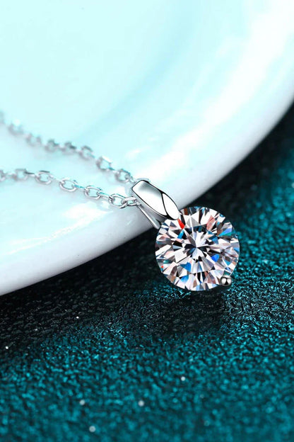Elegant 925 sterling silver moissanite pendant necklace with a minimalist and modern design