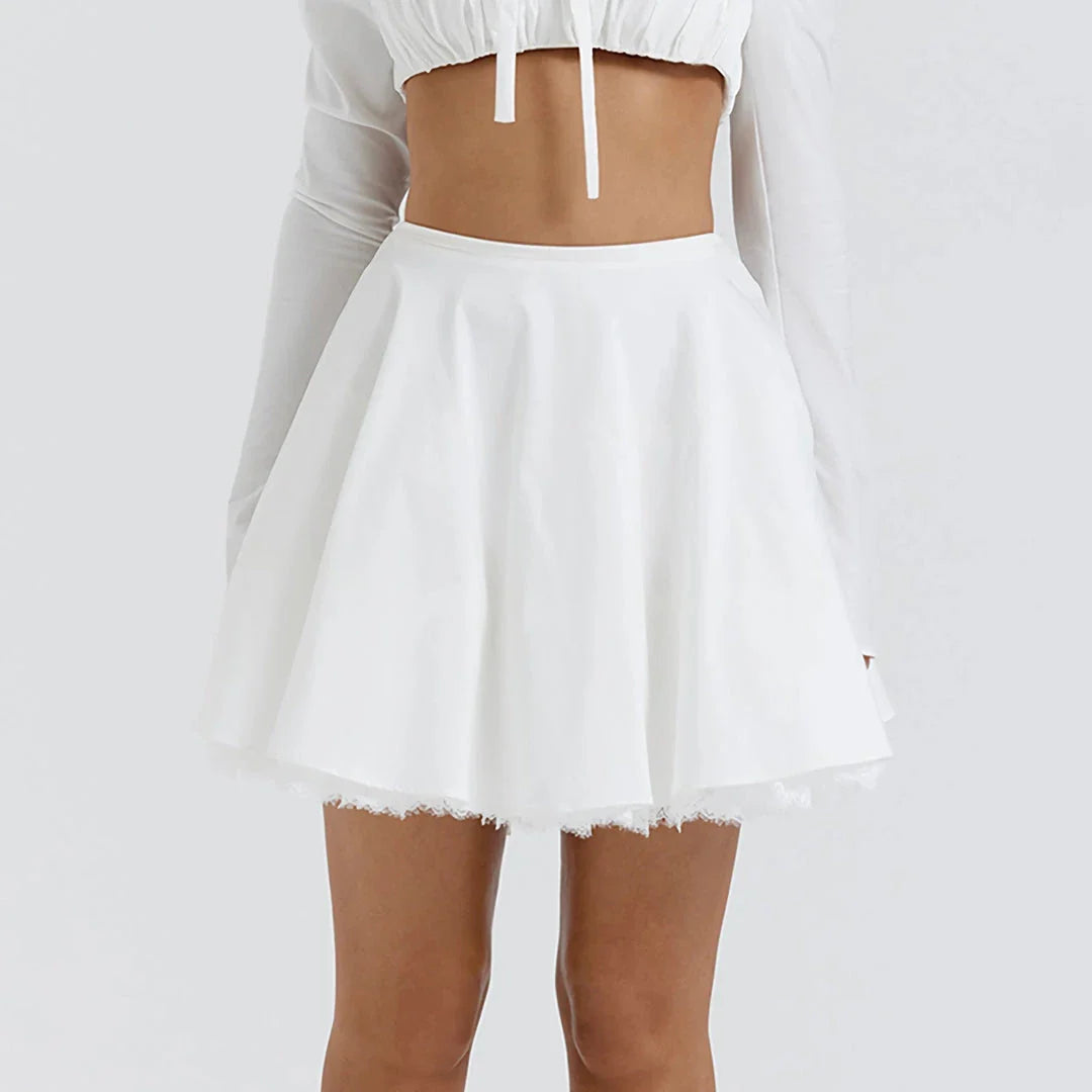 Elegant lace A-line skirt in white with high-waist, vintage-inspired design