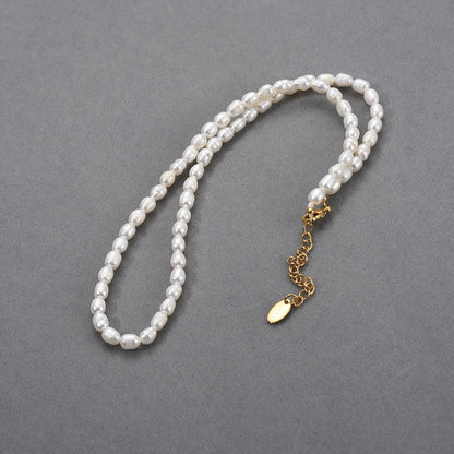 Elegant freshwater pearl necklace with 18K gold-plated copper frame and adjustable chain length