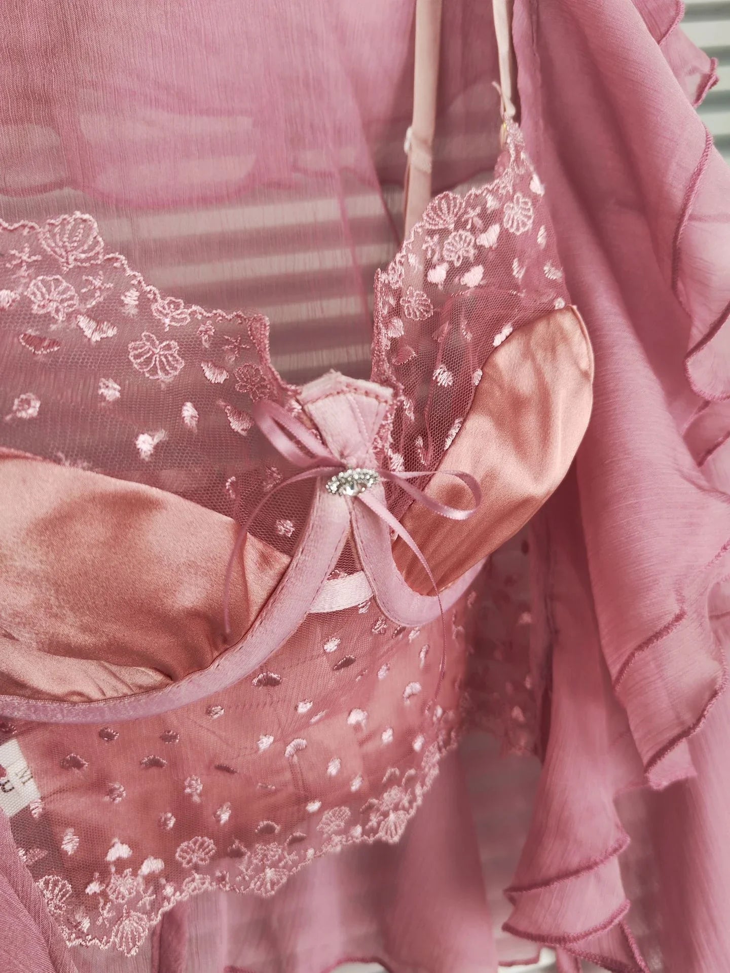 Elegant two-piece chiffon cardigan set with lace trim, available in black, white, and pink colours