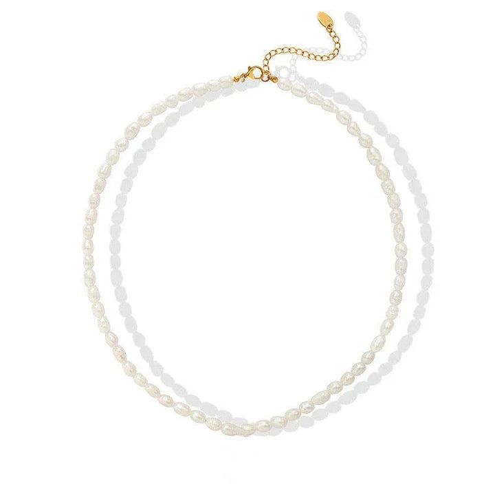 Elegant freshwater pearl necklace with 18K gold-plated copper frame and adjustable chain length