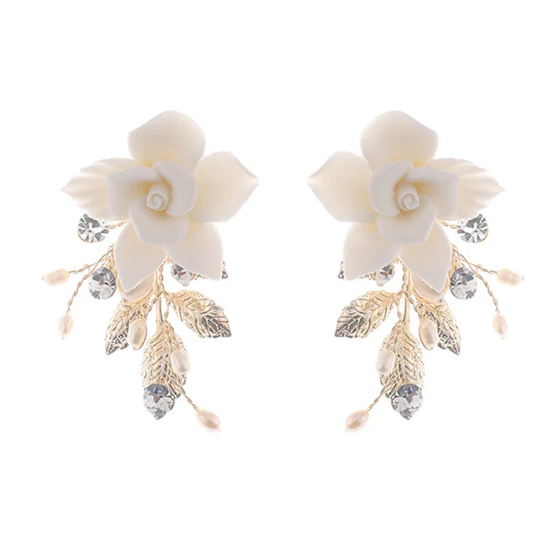 Elegant bridal hair accessories set with flower-shaped comb and gold-tone earrings