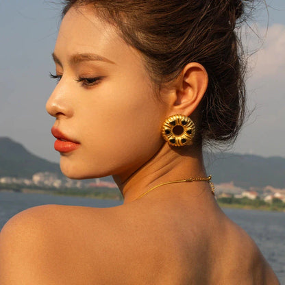Elegant 18K gold plated minimalist jewellery set with O-shaped earrings and necklace, crafted from durable stainless steel for timeless style.