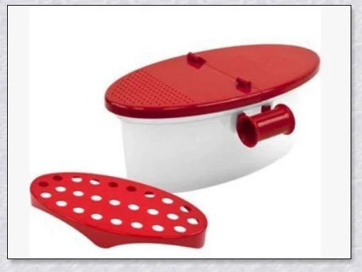 Versatile microwave pasta cooker with convenient handles and precise water-filling lines for quick and easy pasta preparation