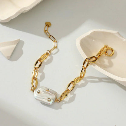 Elegant gold-plated bracelet with freshwater pearls, a durable and stylish accessory for any occasion