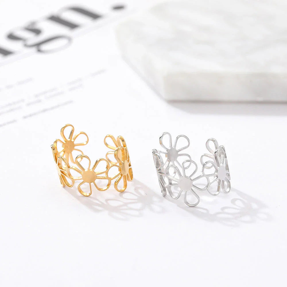 Elegant daisy adjustable stainless steel ring with a delicate floral pattern and an adjustable design for a perfect fit