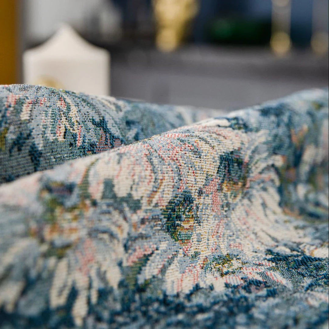 Elegant blue jacquard floral tablecloth with a durable and dustproof design, perfect for dining tables, coffee tables, and more.