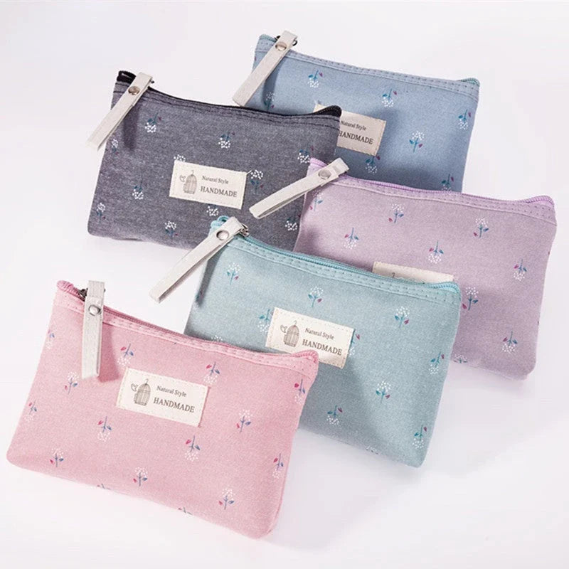 Floral Canvas Cosmetic Bag with Vibrant Flower Pattern for Stylish Travel and Makeup Organisation