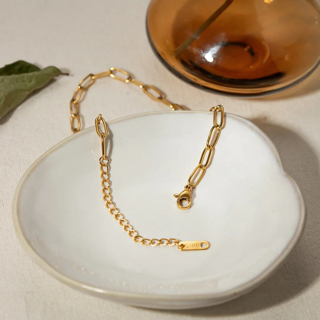 Elegant 18K gold-plated stainless steel paper clip chain anklet with minimalist, sophisticated design