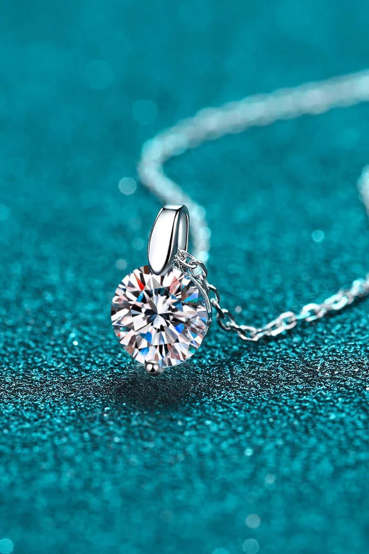 Elegant 925 sterling silver moissanite pendant necklace with a minimalist and modern design