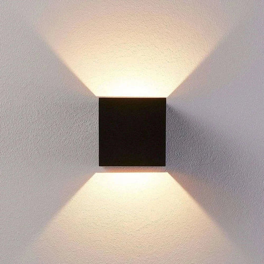 Adjustable Beam LED Outdoor Wall Light with customisable lighting and modern aluminium design