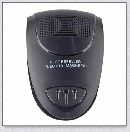Ultrasonic bat repellent device with high-frequency soundwaves to drive away pests without harming humans or pets