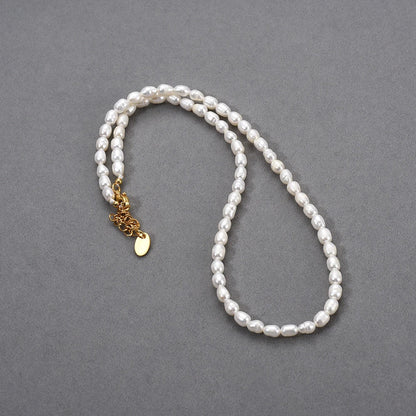 Elegant freshwater pearl necklace with 18K gold-plated copper frame and adjustable chain length