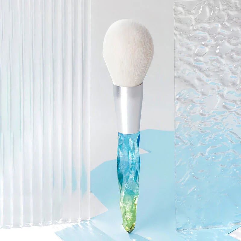 Elegant Crystal Handle Powder Makeup Brush with Prism Design for Flawless Makeup Application