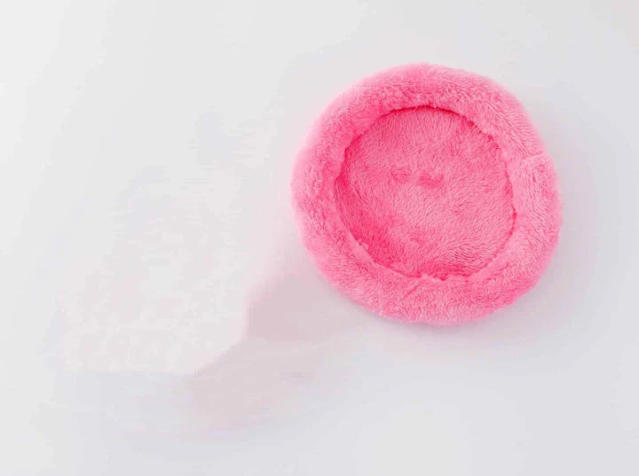 Luxurious plush bed for hamsters in camel and pink colours, with round shape and available in small and large sizes