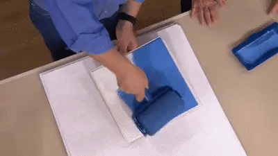 Paint Roller Pro No-Mess Kit with large paint chamber and micro-fibre roller head for flawless, mess-free painting