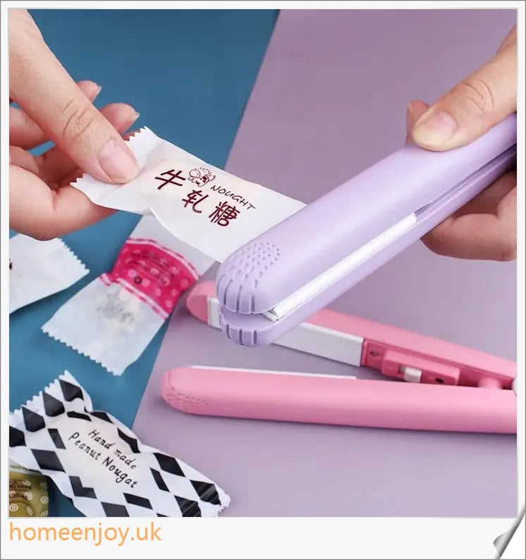 Ceramic Mini Hair Curler with 3D floating plate for creating smooth, silky hairstyles