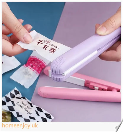 Ceramic Mini Hair Curler with 3D floating plate for creating smooth, silky hairstyles