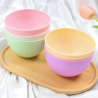 Silicone face mask mixing bowl and spatula set in various colours for easy, mess-free application of face masks at home or on the go