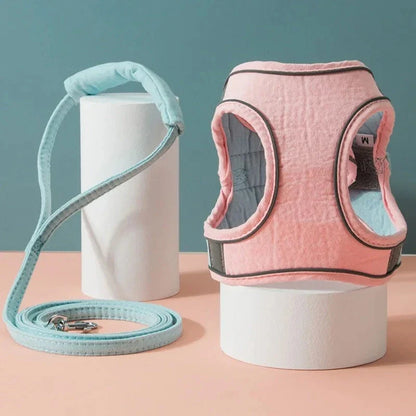 Cosy cat and dog harness and leash set in pink suede fabric for comfortable and stylish walks
