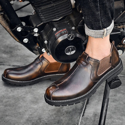 Elegant men's British-inspired Martin boots in genuine cowhide leather with thick soles and middle heels for outdoor comfort and style