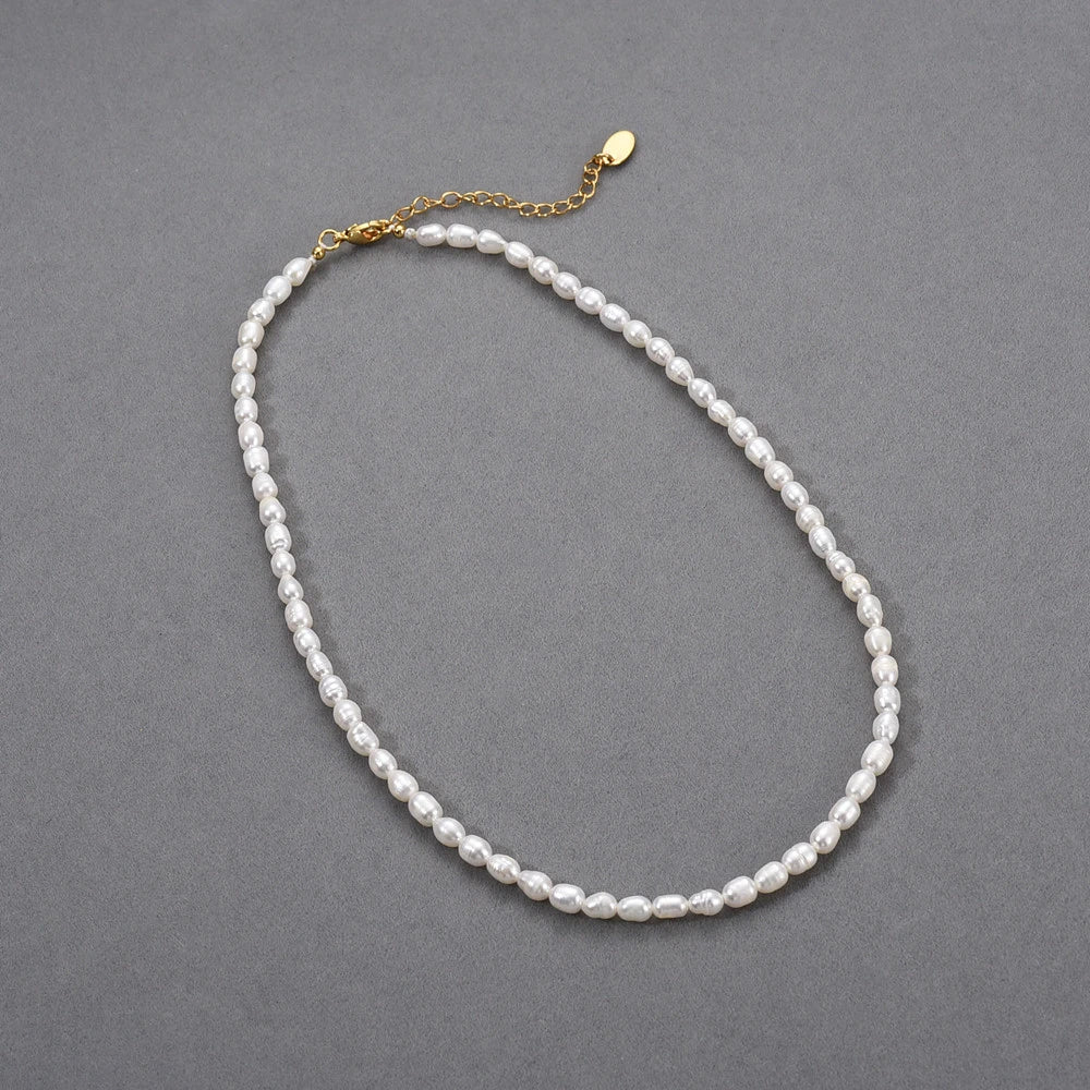Elegant freshwater pearl necklace with 18K gold-plated copper frame and adjustable chain length