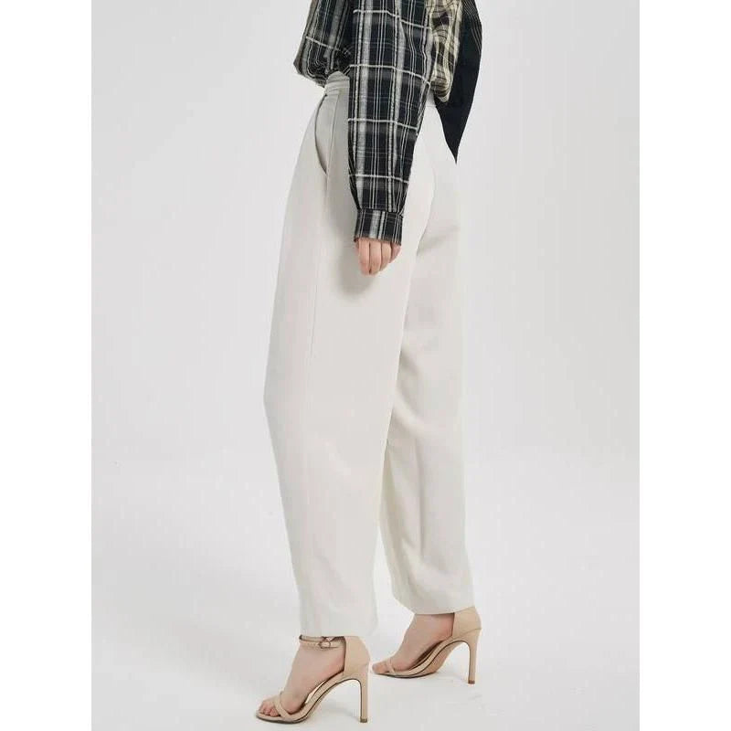 Elegant wide-leg trousers with high waist, perfect for stylish women's summer wardrobe