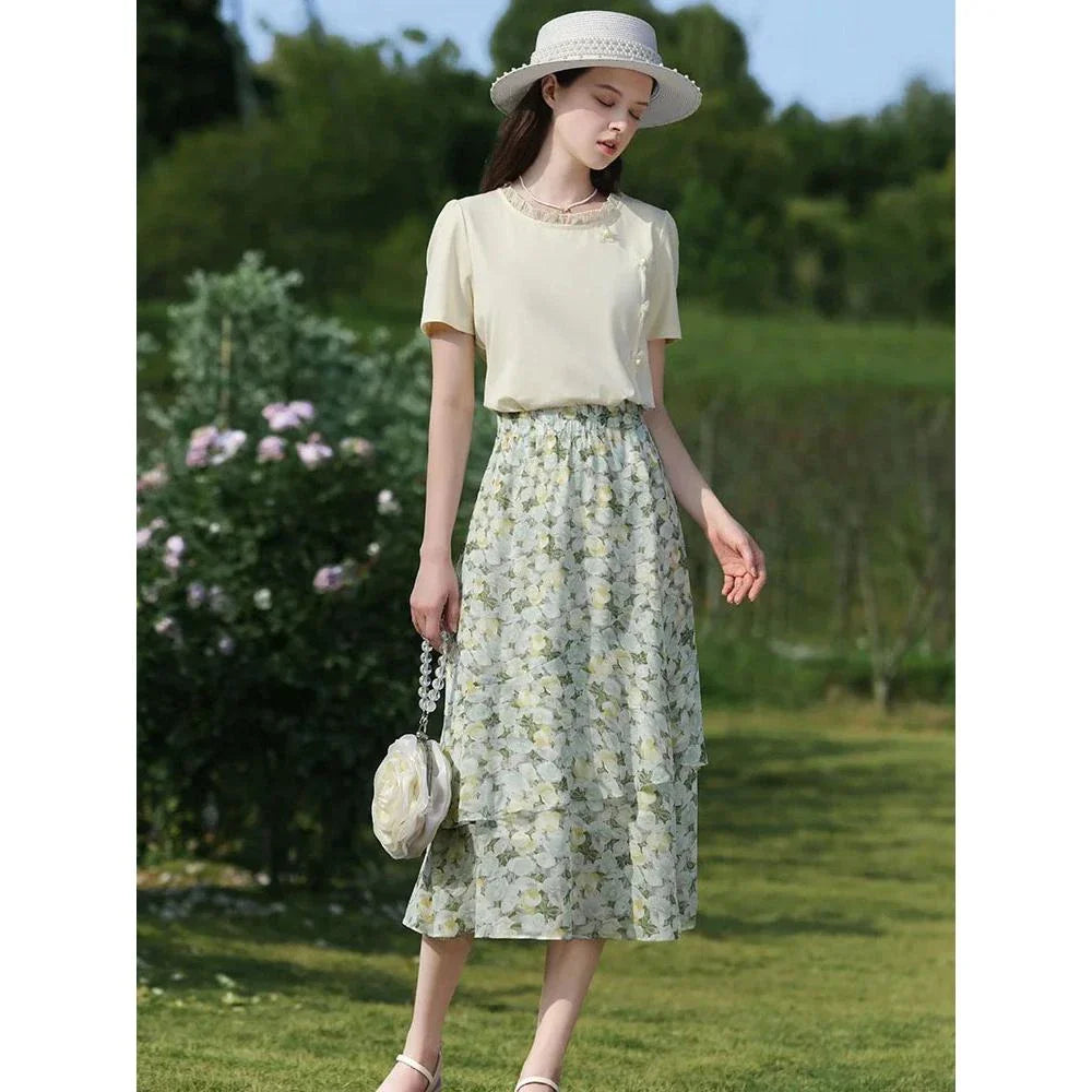 Elegant floral short sleeve t-shirt with wooden ear side detail, perfect for chic British summer style