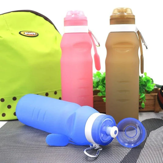 Collapsible silicone water bottle in blue colour, featuring a large 600 ml capacity and a compact, foldable design for easy storage and transport.