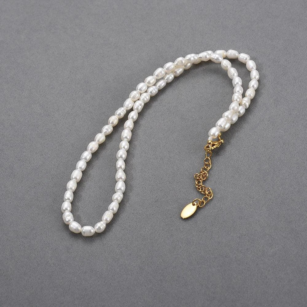 Elegant freshwater pearl necklace with 18K gold-plated copper frame and adjustable chain length