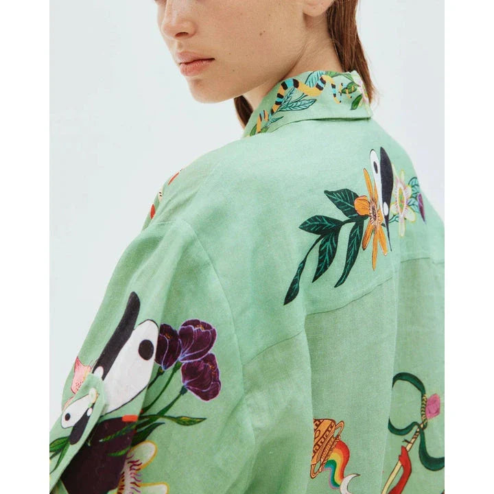 Elegant floral print 2-piece summer vacation outfit with short-sleeved top and matching shorts