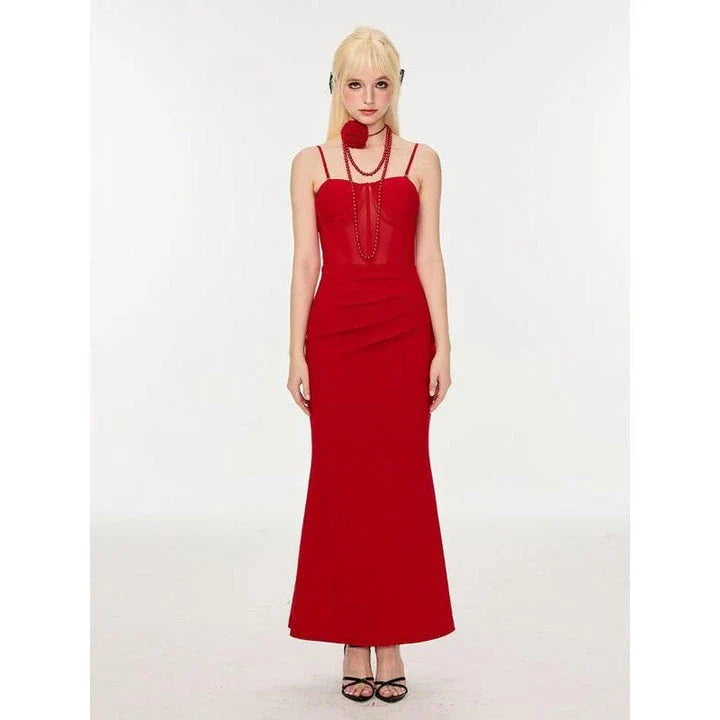 Elegant fishtail corset dress with spaghetti straps, perfect for formal events and special occasions