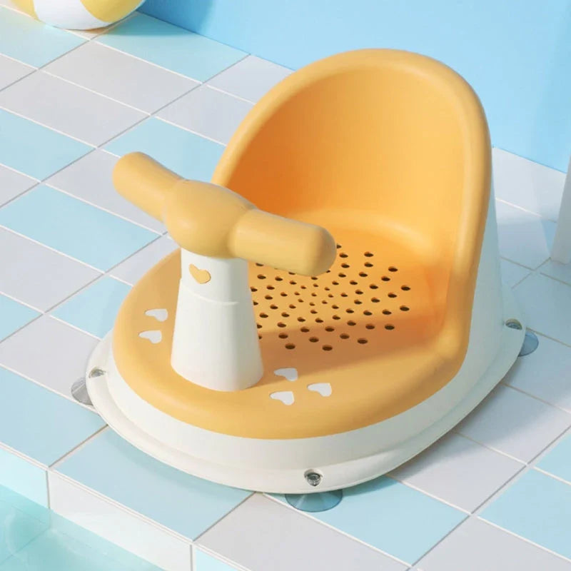 Cosy infant bath tub with large suction cups and ergonomic curved design for safe and comfortable bathing