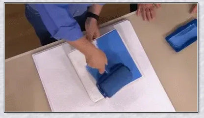 Paint Roller Pro No-Mess Kit with large paint chamber and micro-fibre roller head for flawless, mess-free painting