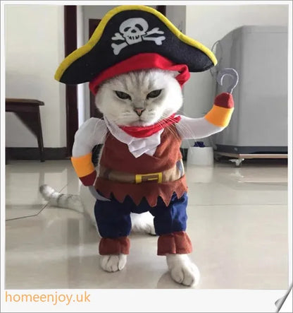 Charming pirate costume for cats and dogs made of soft, breathable polyester and non-woven fabrics