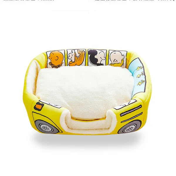 Cosy and comfortable pet bedding with plush crystal-soft printing and velvet lining, suitable for cats and small dogs up to 20 kg