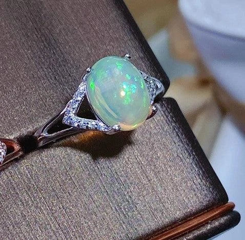 925 Sterling Silver Australian Opal Ring with Adjustable Sizing and Mesmerising Opal Stone