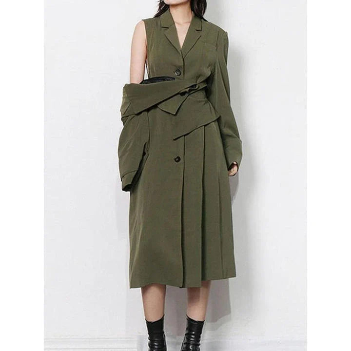 Elegant high-waist windbreaker trench coat for women in a classic British style with removable sleeves and a single-breasted closure