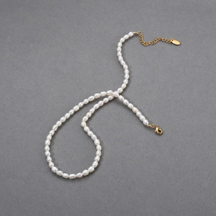 Elegant freshwater pearl necklace with 18K gold-plated copper frame and adjustable chain length