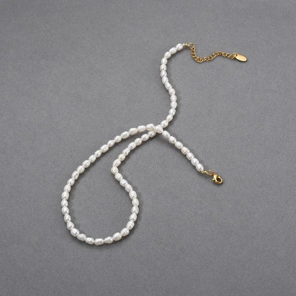 Elegant freshwater pearl necklace with 18K gold-plated copper frame and adjustable chain length