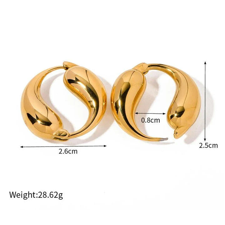 Elegant 18K gold-plated stainless steel water drop earrings with a vintage-inspired O-shaped pendant
