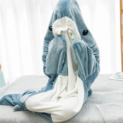 Cosy shark-themed cartoon sleeping bag pajamas and shawl in blue, made of soft flannelette fabric