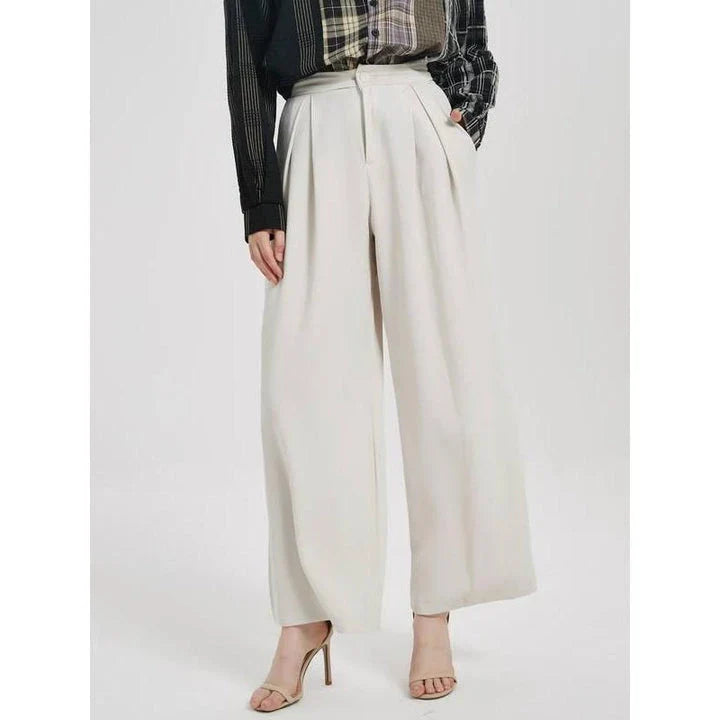 Elegant wide-leg trousers with high waist, perfect for stylish women's summer wardrobe