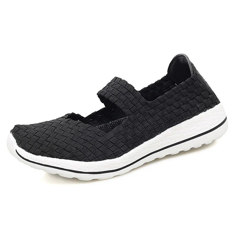 Women's breathable outdoor walking shoes with mesh upper and cushioned sole