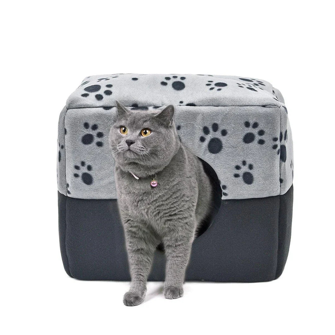 Cosy and comfortable egg-shaped pet bed with plush, supportive padding for your furry friend's relaxation