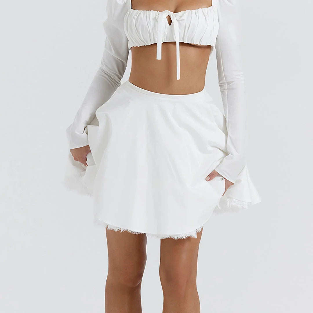 Elegant lace A-line skirt in white with high-waist, vintage-inspired design