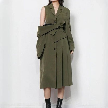 Elegant high-waist windbreaker trench coat for women in a classic British style with removable sleeves and a single-breasted closure